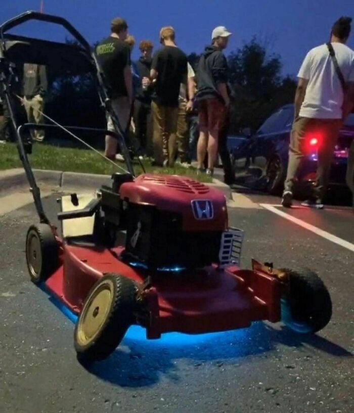 30 Random Images That Are Too Hard To Ignore, As Shared On This Instagram Page