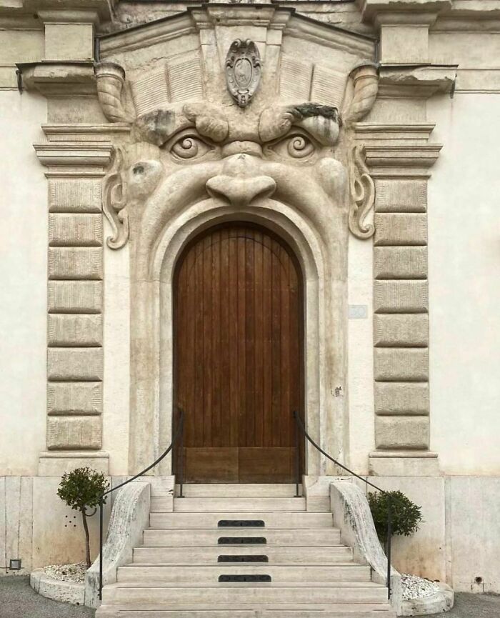 30 Intentional And Accidental Pieces Of Art That People Have Found All Over The World (New Pics)