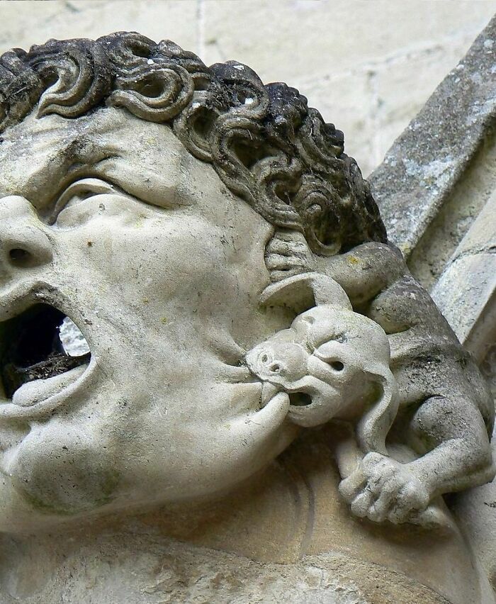 30 Intentional And Accidental Pieces Of Art That People Have Found All Over The World (New Pics)