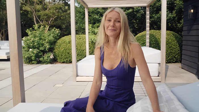 'Goop' Founder Gwyneth Paltrow Wins The Internet After Using Her Oscar As A Doorstop