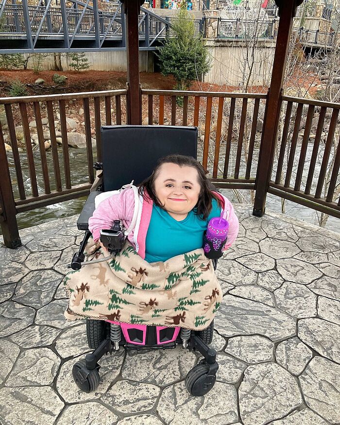 This Resilient Woman Became A Beauty Influencer Despite Her Disability This Resilient Woman Became A Beauty Influencer Despite Her Disability