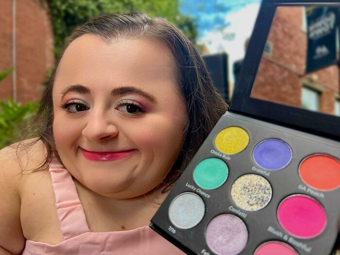 This Resilient Woman Became A Beauty Influencer Despite Her Disability This Resilient Woman Became A Beauty Influencer Despite Her Disability
