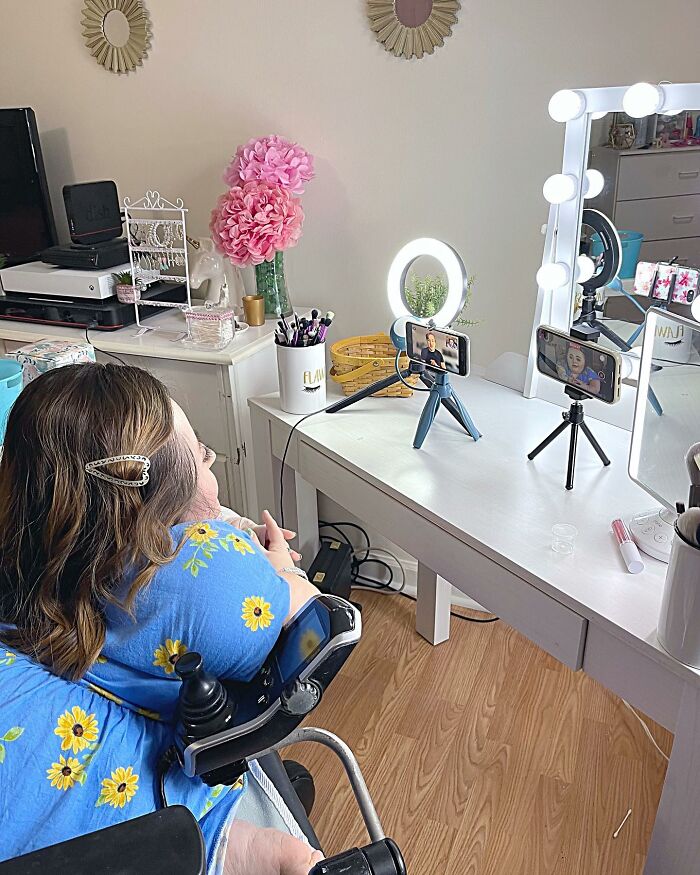 This Resilient Woman Became A Beauty Influencer Despite Her Disability This Resilient Woman Became A Beauty Influencer Despite Her Disability