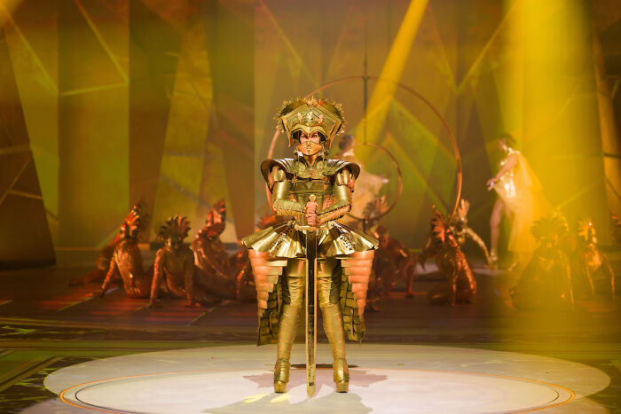 Winner Of The New Zealand Design Award: "The Golden Age Of Queens"