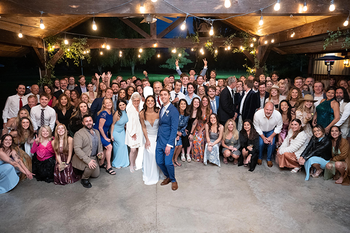 Bride Asks Photoshoppers To Remove Entitled Attention Hog From Her Wedding Pics Bride Asks Photoshoppers To Remove Entitled Attention Hog From Her Wedding Pics