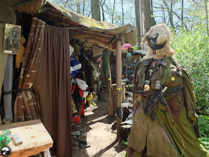 Czech Forest Outsider Crafts Sculptures For 20 Years (9 Pics)