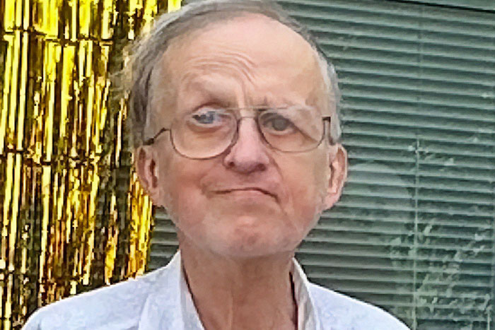 Worker Raises $36,000 For Colleague’s Retirement Fund After He’s Offered A BBQ And Certificate Worker Raises $36,000 For Colleague’s Retirement Fund After He’s Offered A BBQ And Certificate