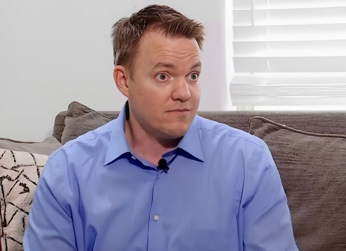 &ldquo;These Are My Babies&rdquo;: Dad Strips Down At School Board Meeting To Make A Point On Dress Code