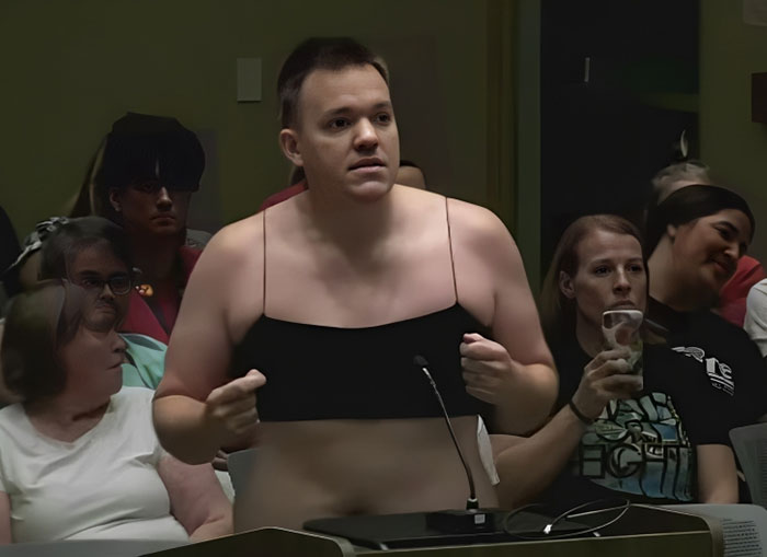 &ldquo;These Are My Babies&rdquo;: Dad Strips Down At School Board Meeting To Make A Point On Dress Code
