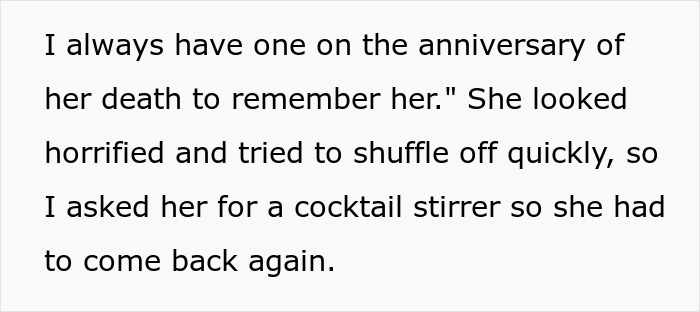 Man Finds A Brilliant Way To Embarrass Server Who Laughed At Him For Ordering A Pina Colada Man Finds A Brilliant Way To Embarrass Server Who Laughed At Him For Ordering A Pina Colada