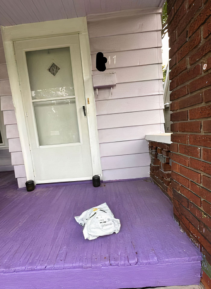 Neighbor Insists That's A 7 At The End Of Their House Number, Definitely Not A 1, Even Though They Get My Deliveries Every Other Day