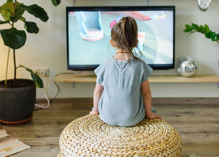 "¿Cuáles son las 'normas de la casa' más extrañas que te has encontrado al visitar a alguien?" (20 Respuestas)