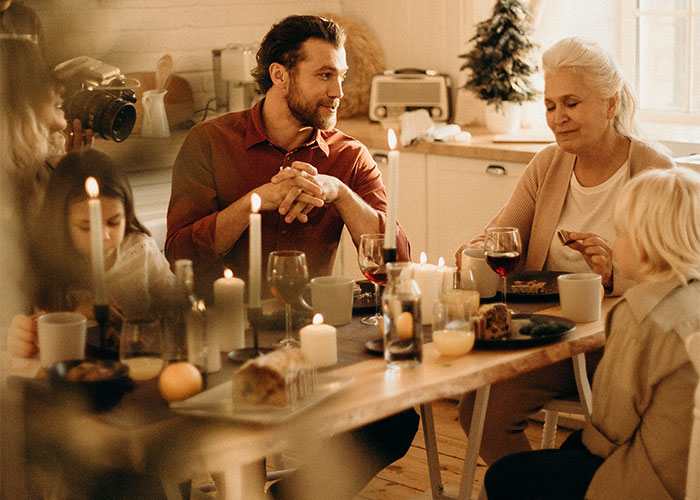 "¿Cuáles son las 'normas de la casa' más extrañas que te has encontrado al visitar a alguien?" (20 Respuestas)