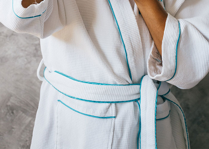 "What's The Most Bizarre 'House Rule' You've Encountered At Someone Else's Home?" (40 Answers)