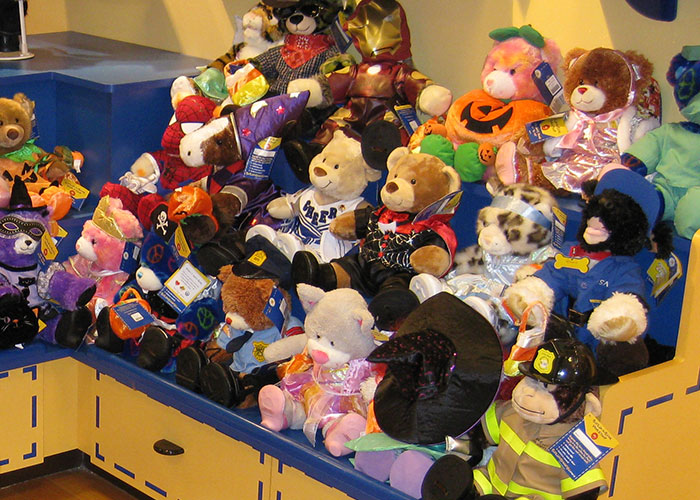 Mom Confronts &lsquo;Karen&rsquo; After She Forces 6 Y.O.&rsquo;s B-Day Party Guests To Give Up Their Build-A-Bears