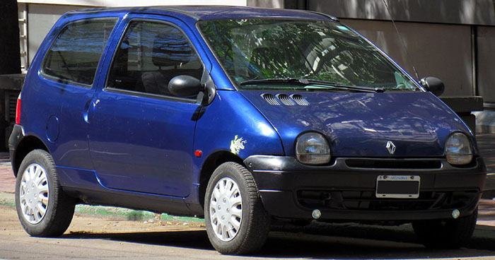 Car Dealers Think They Suckered Client For $1,000, Turn Pale When They Realize He’s Insured By Them