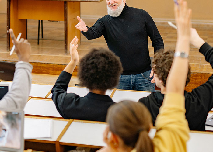 “Never Saw Him Again”: 41 Times The Class Clown Took It Too Far And Faced The Consequences