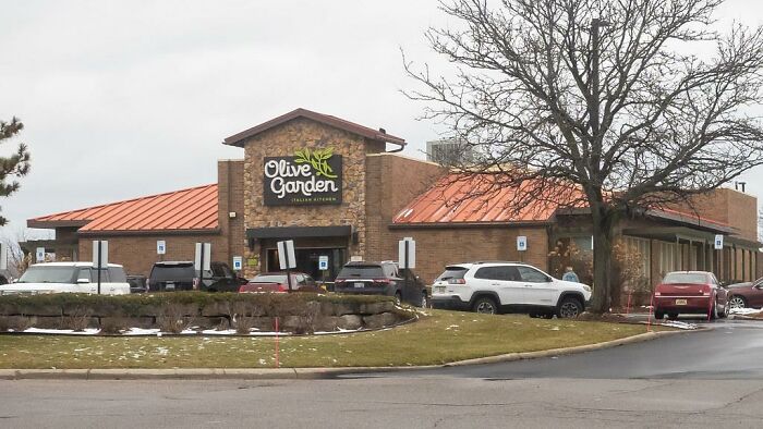 "What Restaurants Do You Refuse To Go To And Why?" (30 Answers)