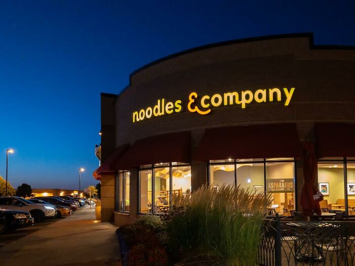 "What Restaurants Do You Refuse To Go To And Why?" (30 Answers)