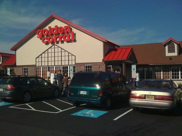 "What Restaurants Do You Refuse To Go To And Why?" (30 Answers)