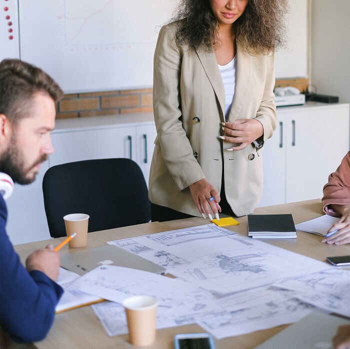 Someone Asked Women “Do You Have Any Career Regrets?” And Here Are The 30 Best Answers