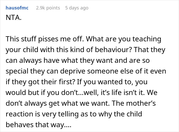 Man Buys A Bakery's Last Cake For His Pregnant Wife, Kid Throws A Tantrum Because She Wanted It Man Buys A Bakery's Last Cake For His Pregnant Wife, Kid Throws A Tantrum Because She Wanted It