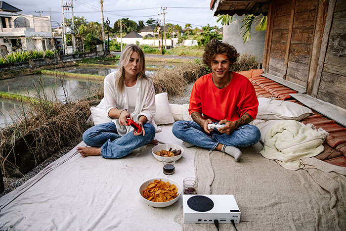 20 Y.O. Hides Her Pregnancy From Father, Expecting Him To Let Them All Live In His House