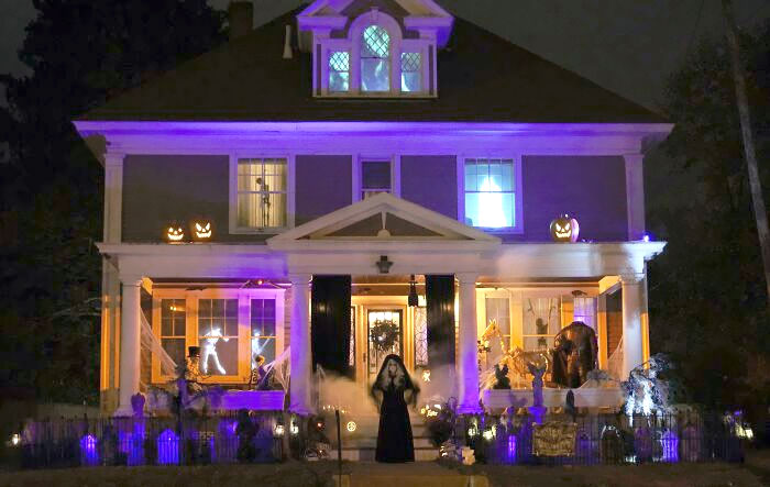 Really Missing Halloween So I'm Going Through Old Pics. This Is Me And The Display From 2017, What A Great Year