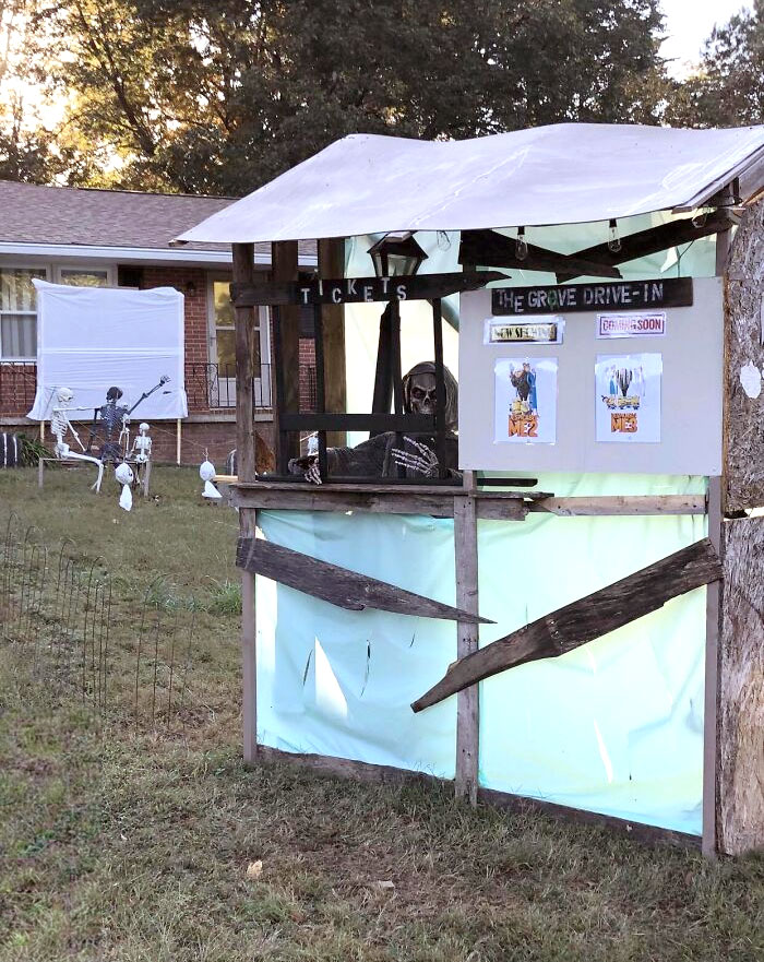 Neighbors Are Providing Free Outdoor Family Movies As Part Of Their Halloween Decorations