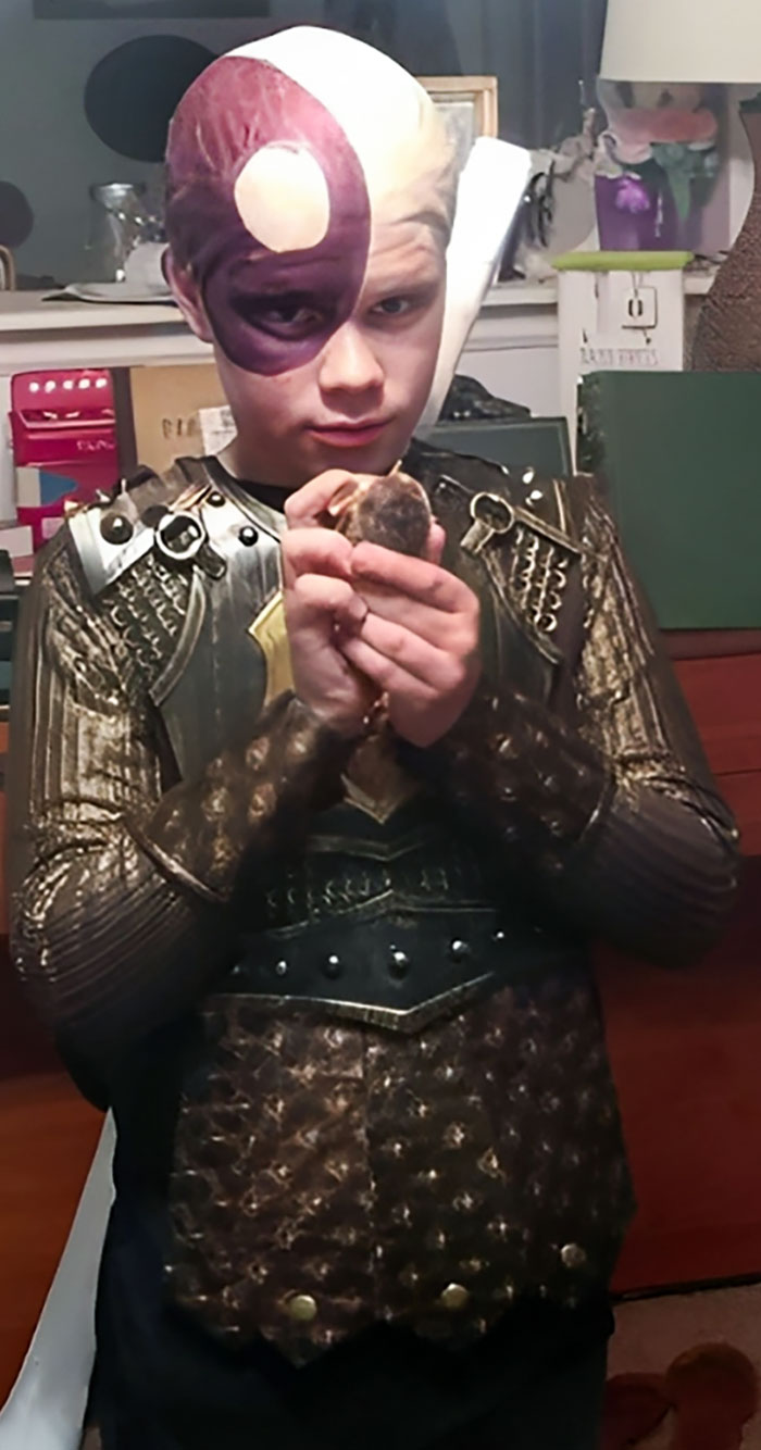 My 10-Year-Old Son Recently Started Playing Baldur's Gate And Fell In Love With Minsc