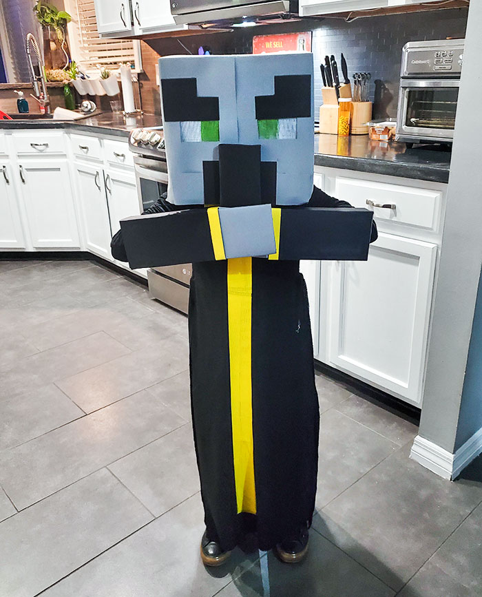 My 6-Year-Old Wanted To Be A Evoker For Halloween, So We Made It Happen