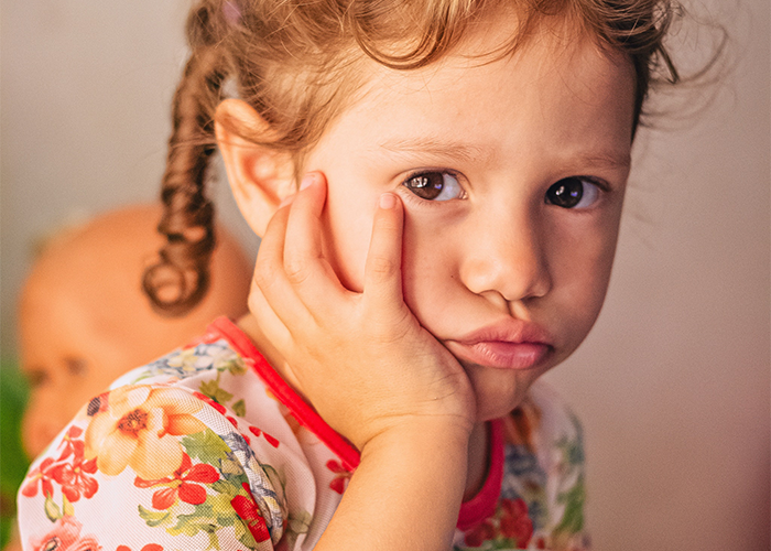 Mom Wonders About Sign Language After Her Twins Make Friends With A Deaf Toddler
