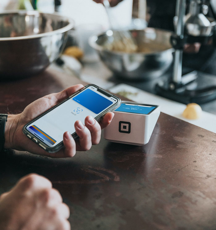 Woman Asks If It&rsquo;s Appropriate To Leave After Not Getting A Bill For 45 Minutes, Netizens Chime In