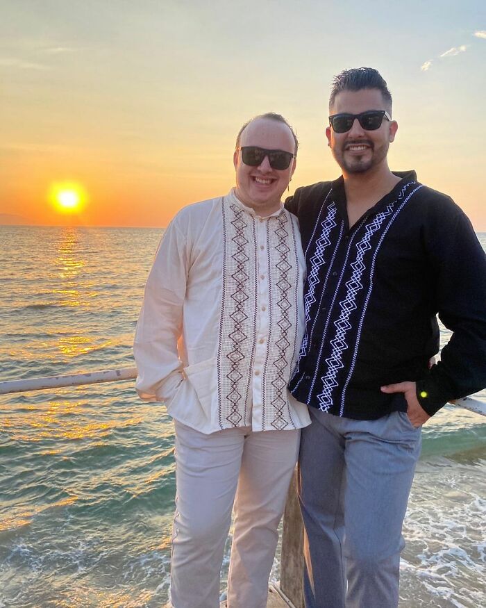 Disneyland Works Its Magic As Man Proposing To His Boyfriend Gets Proposed To Back