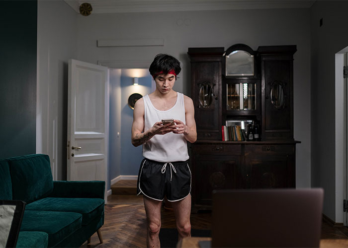 Guy Ghosts Girlfriend For 3 Years, Reappears Like Nothing Happened Once She Has A House