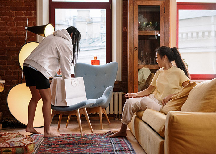 Guy Ghosts Girlfriend For 3 Years, Reappears Like Nothing Happened Once She Has A House