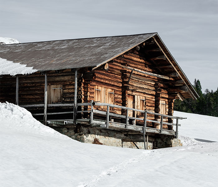5-Person Family Goes Through 700 Gallons Of Water In 2 Days, Airbnb Owner Goes To Investigate