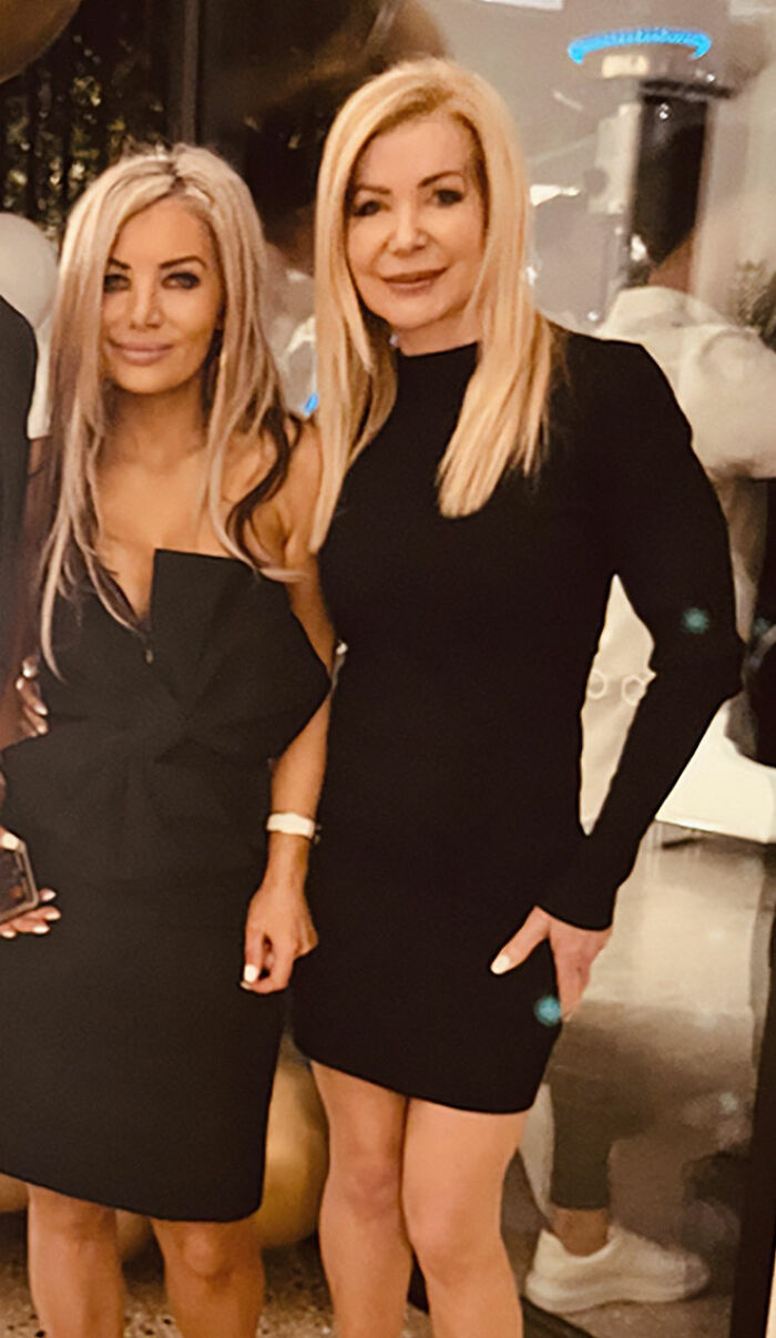 People Can’t Tell This Fitness Grandmother Apart From Her Granddaughter People Can’t Tell This Fitness Grandmother Apart From Her Granddaughter