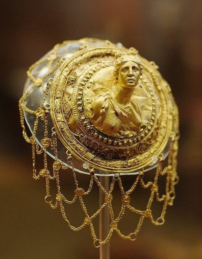 Fascinating-History-Archaeology-People