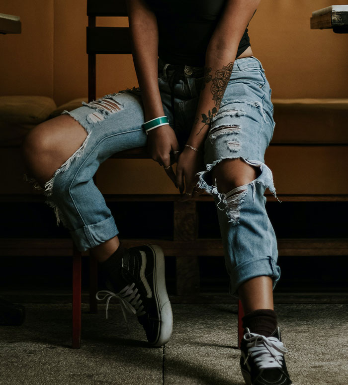 “Sagging Is One Of The Stupidest And Ugliest”: 45 People Roast Fashion Trends They Hate