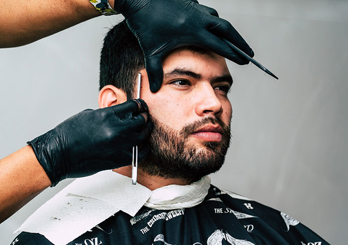 “Sagging Is One Of The Stupidest And Ugliest”: 45 People Roast Fashion Trends They Hate