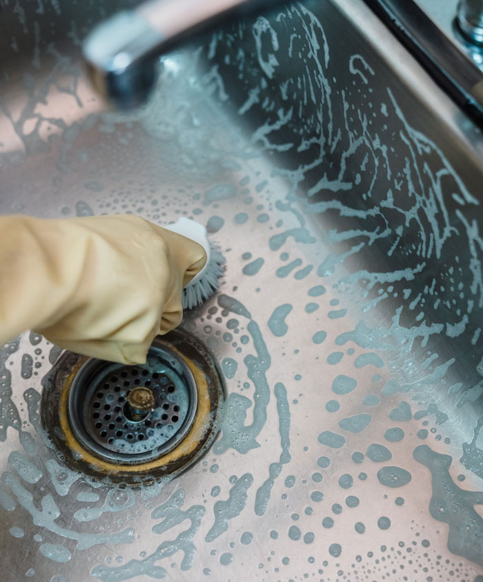 Father Who Is Too Entitled To End Calls Himself Forced To Pay For An Hour-Long International Call