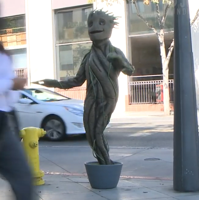 Every Halloween, This One-Legged Guy Makes A Brilliant Halloween Costume, Here Is His 2023 Look