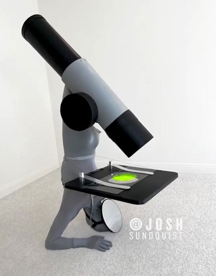 Every Halloween, This One-Legged Guy Makes A Brilliant Halloween Costume, Here Is His 2023 Look