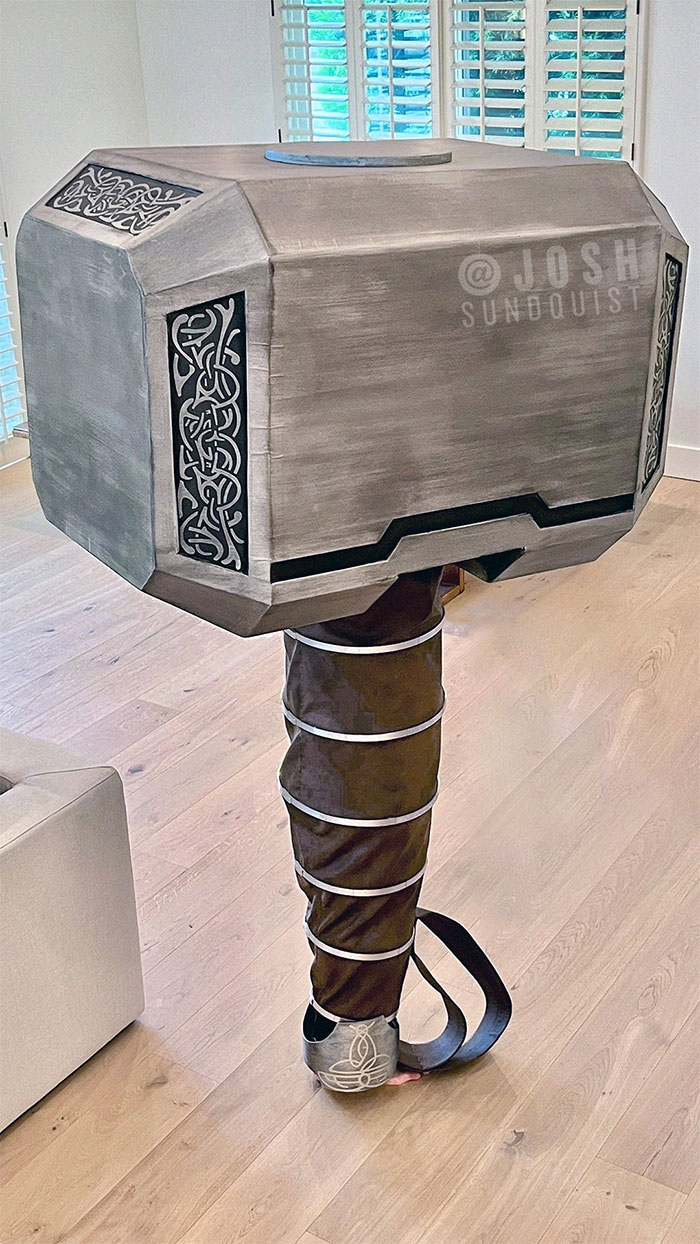 Every Halloween, This One-Legged Guy Makes A Brilliant Halloween Costume, Here Is His 2023 Look