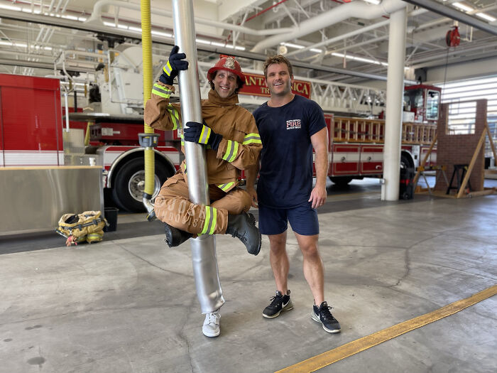 Every Halloween, This One-Legged Guy Makes A Brilliant Halloween Costume, Here Is His 2023 Look