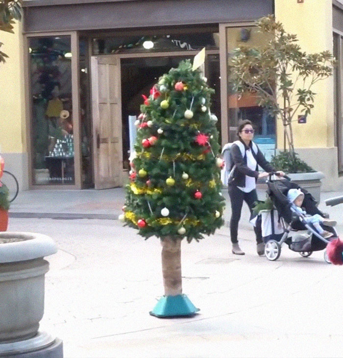 Every Halloween, This One-Legged Guy Makes A Brilliant Halloween Costume, Here Is His 2023 Look