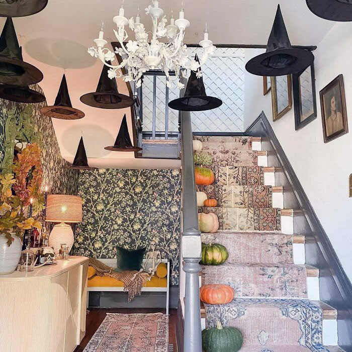 This Is Such An Easy And Fun Halloween Decor Idea