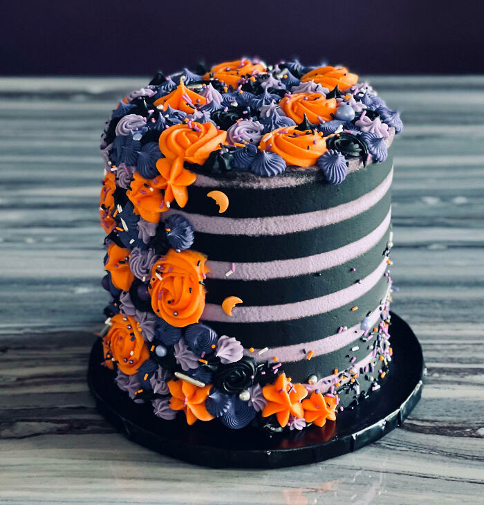 Halloween-Inspired Cake