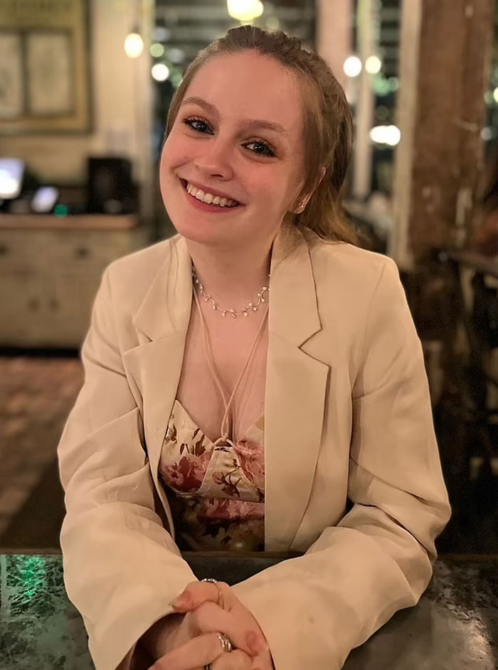 "I Just Thought, 'Please, Not Again'": Young Woman Accepted To Oxford After Being Homeless "I Just Thought, 'Please, Not Again'": Young Woman Accepted To Oxford After Being Homeless